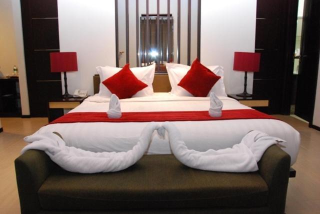 Rumah Nenek Hotel And Restaurant Padang  Habitación foto