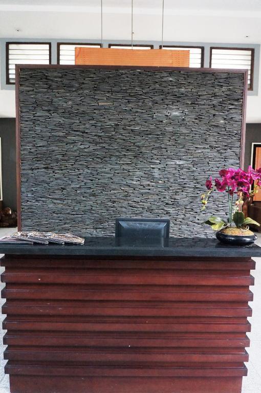 Rumah Nenek Hotel And Restaurant Padang  Exterior foto