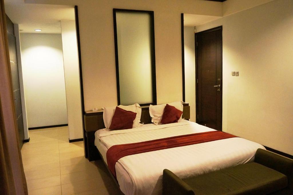 Rumah Nenek Hotel And Restaurant Padang  Exterior foto