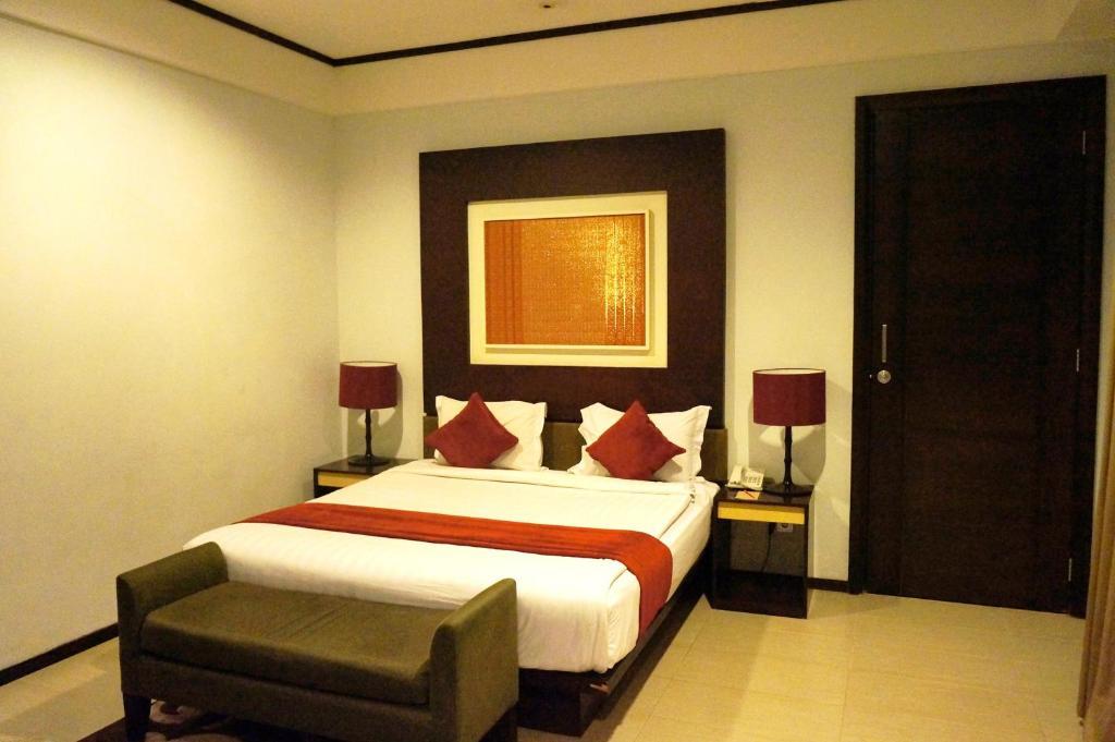 Rumah Nenek Hotel And Restaurant Padang  Habitación foto