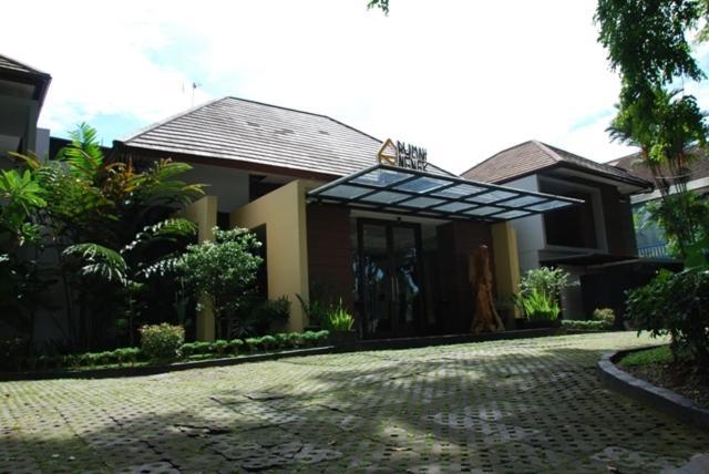 Rumah Nenek Hotel And Restaurant Padang  Exterior foto